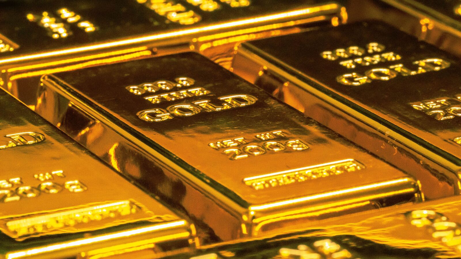 Gold prices hit new record high, continue to gain for third week straight; silver surges by 1.4%