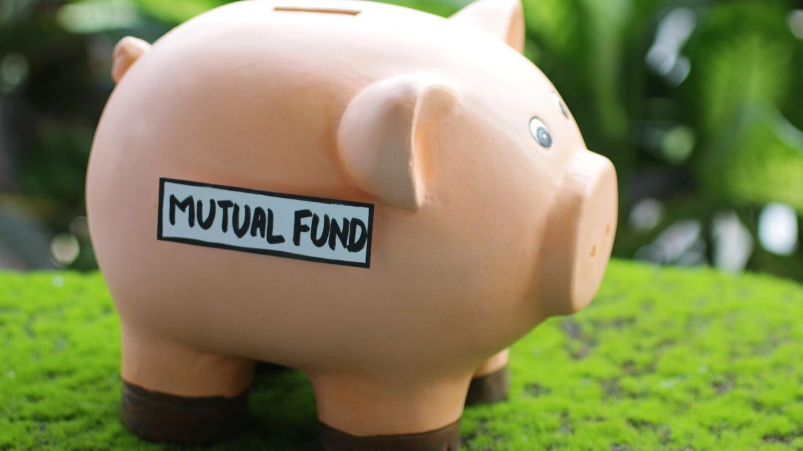 Mutual Funds: Net AUM declines marginally to ₹53 lakh crore in March, shows AMFI data