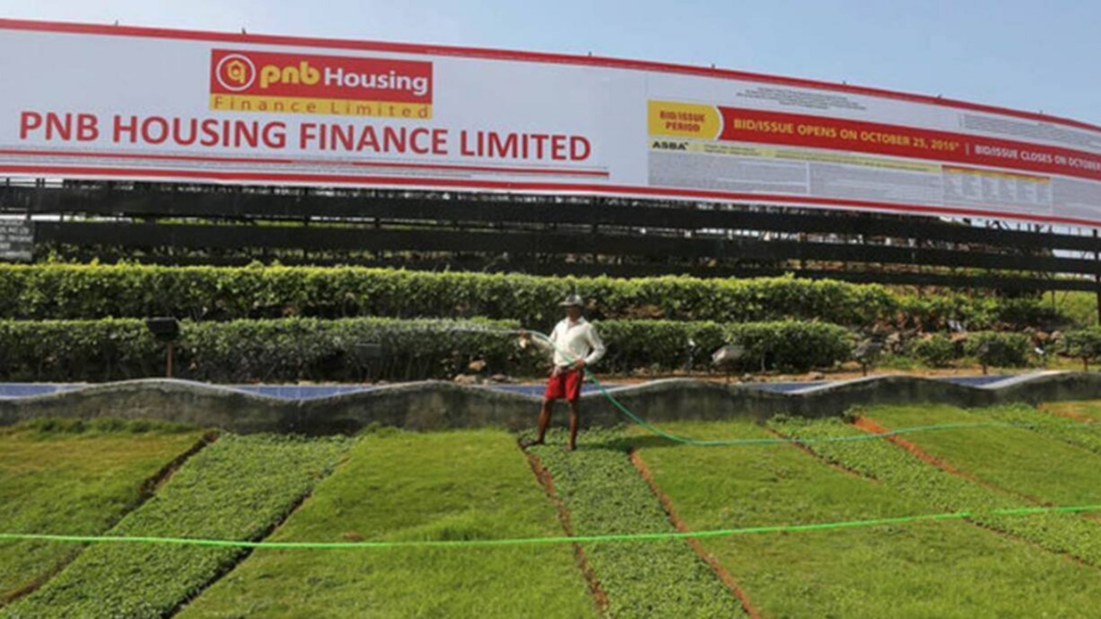 PNB Housing Finance share price tanks 8%. Opportunity for bottom fishing?