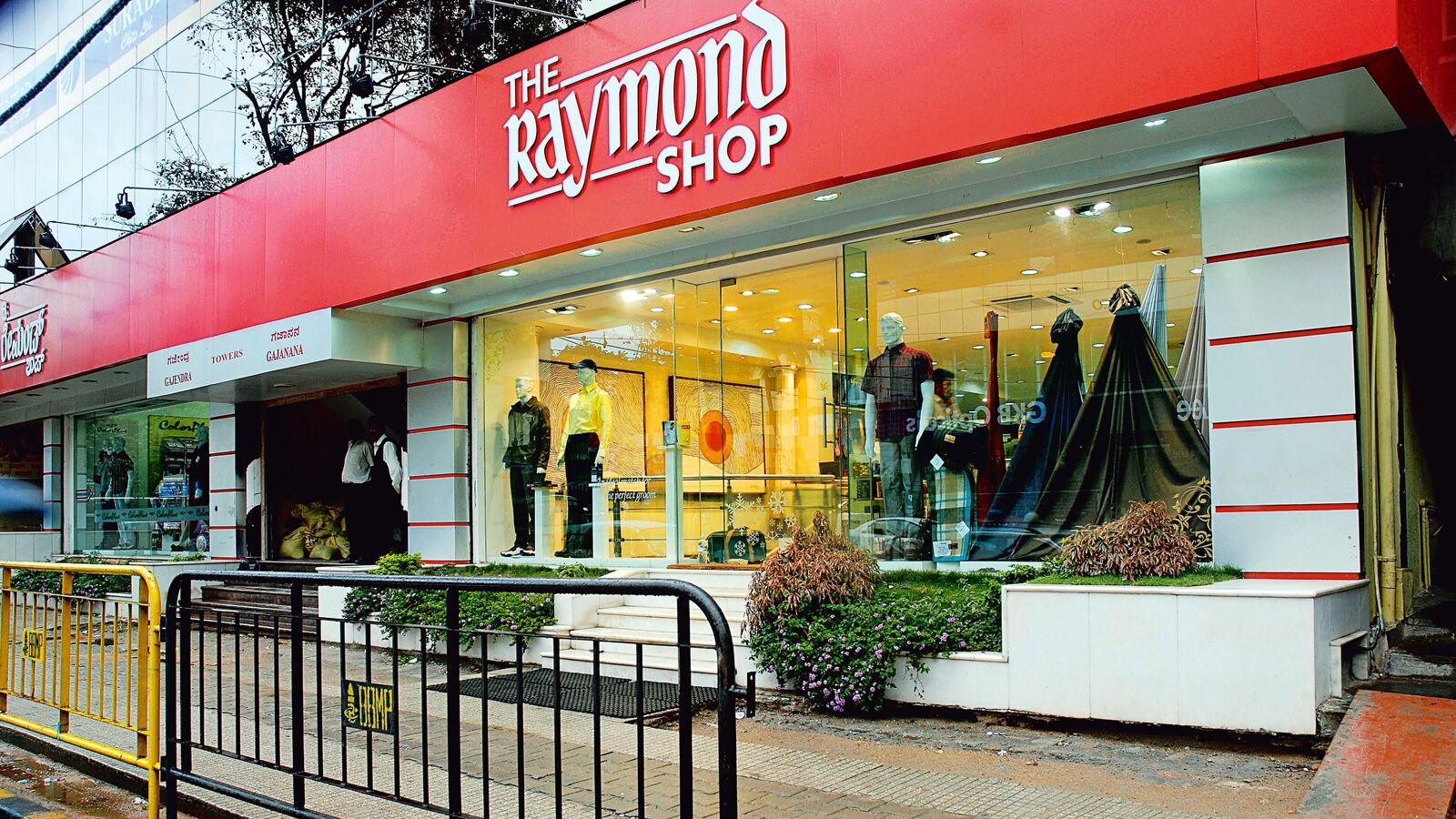 Raymond shares extend gain for 4th straight day, jump over 8.5% to touch new record high - here's why