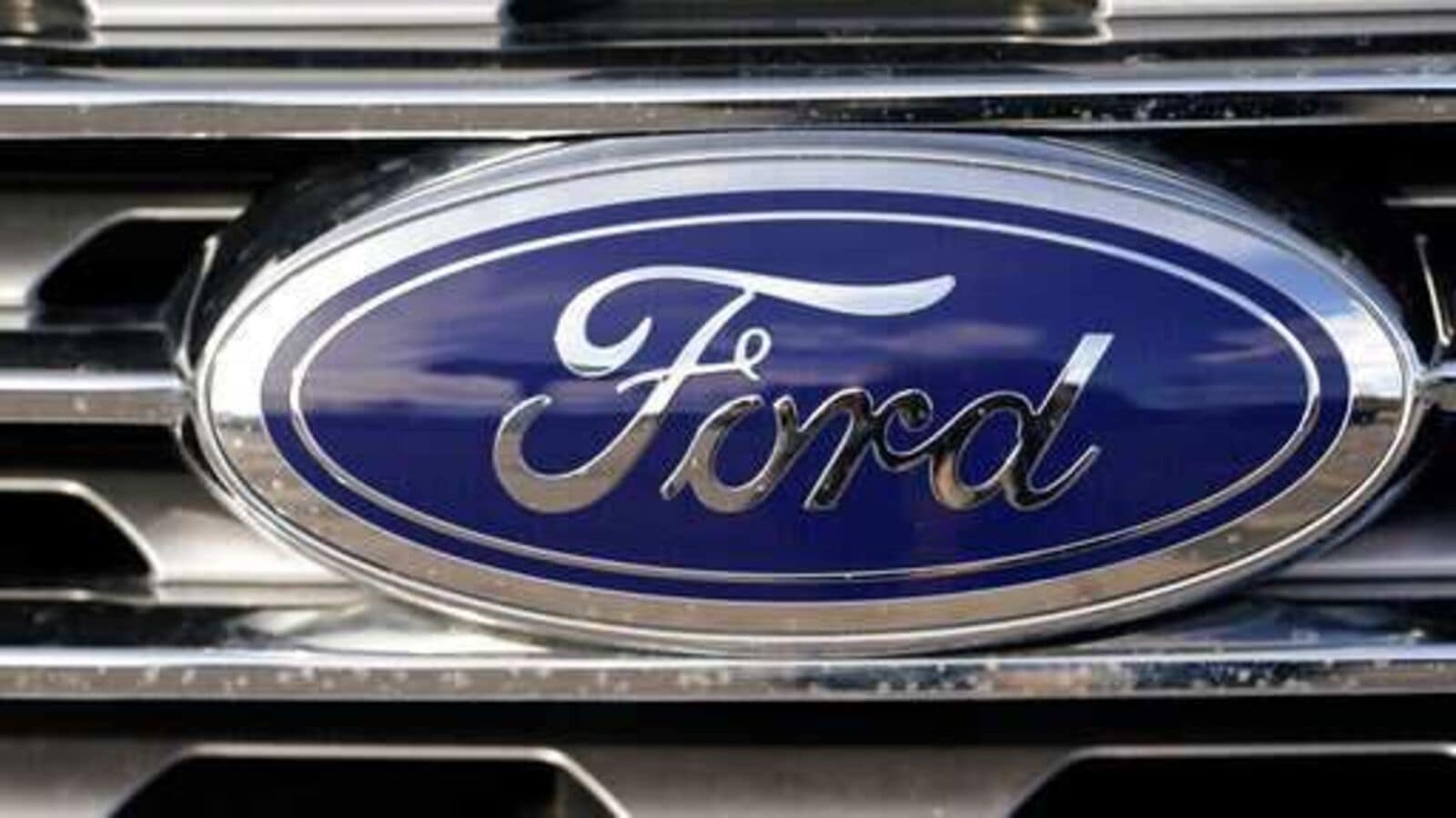 Ford Motor shares slide nearly 17% on disappointing Q2 profit