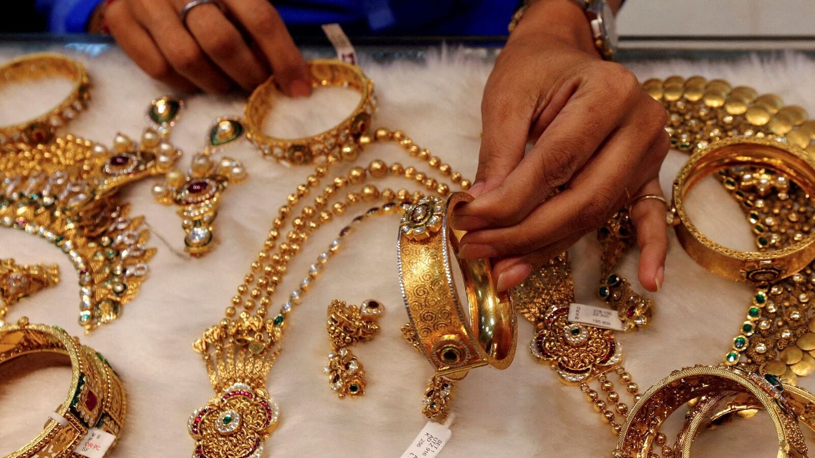 Govt reduces gold duty drawback rate by more than half: Report