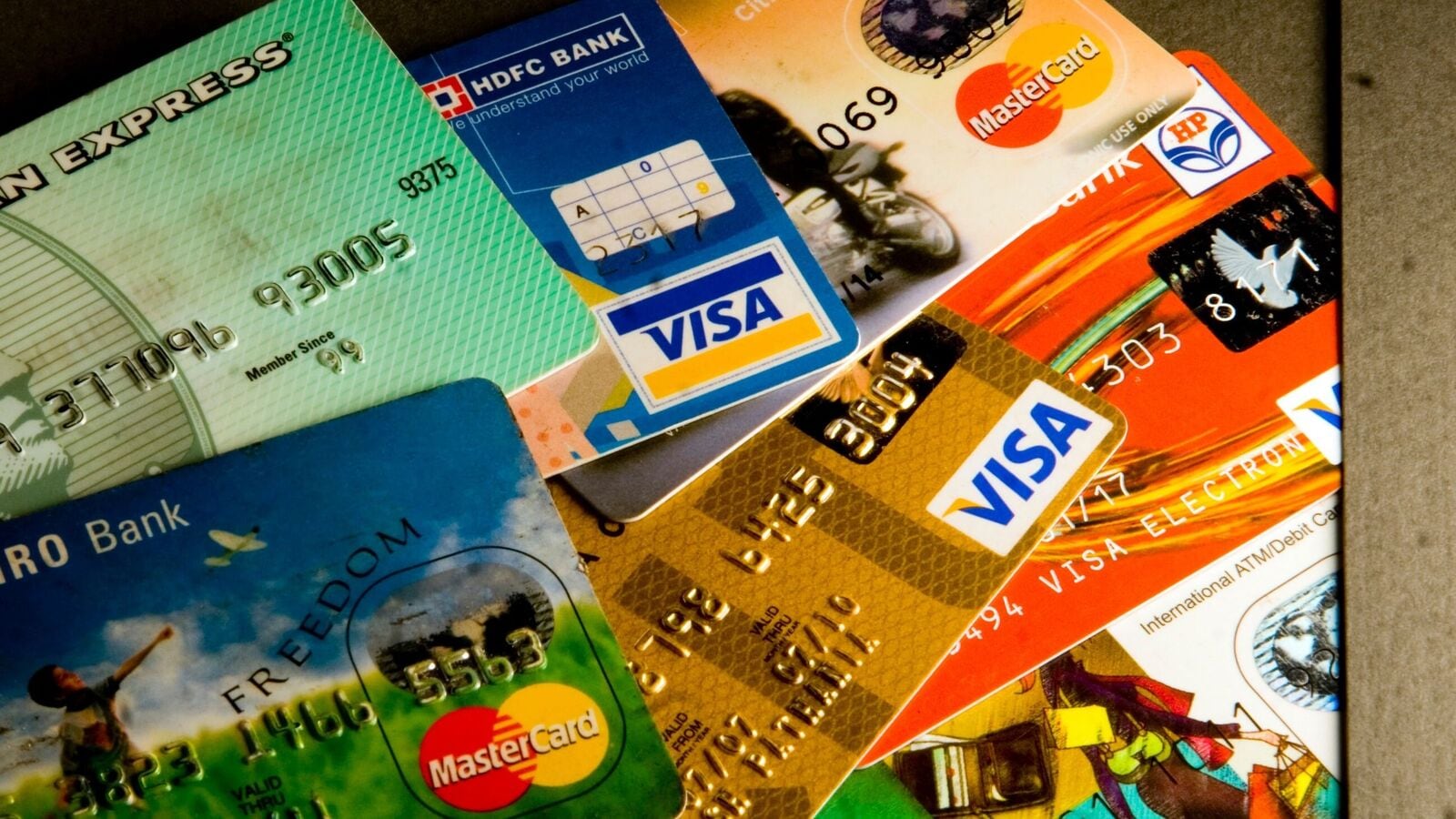 How do you save money with credit cards? Discover 10 effective methods