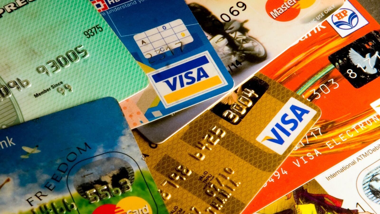 How to read and understand credit card statements effectively?